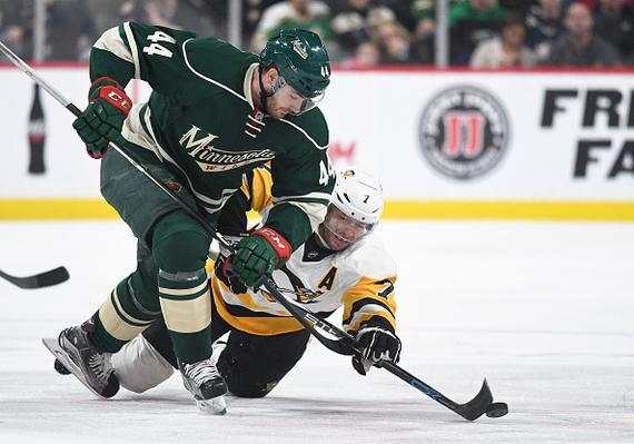  冰球预选赛，皖江铁骑队与关中海豚队逆转，体能对抗拉满！轮换效果显现