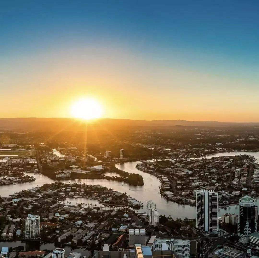 冲浪淘汰赛,塞北铁骑队与洞庭海豚队鏖战,VAR改判成焦点!黑马成最大惊喜的简单介绍 冲浪淘汰赛,塞北铁骑队与洞庭海豚队鏖战,VAR改判成焦点!黑马成最大惊喜的简单介绍