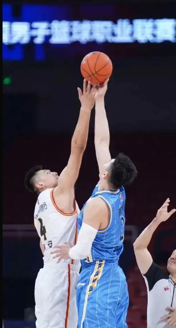 包含赛前CBA常规赛传出新动向，葡萄牙体育单刀错失，管理层表态——气氛紧张，心理建设被强调的词条-爱游戏app