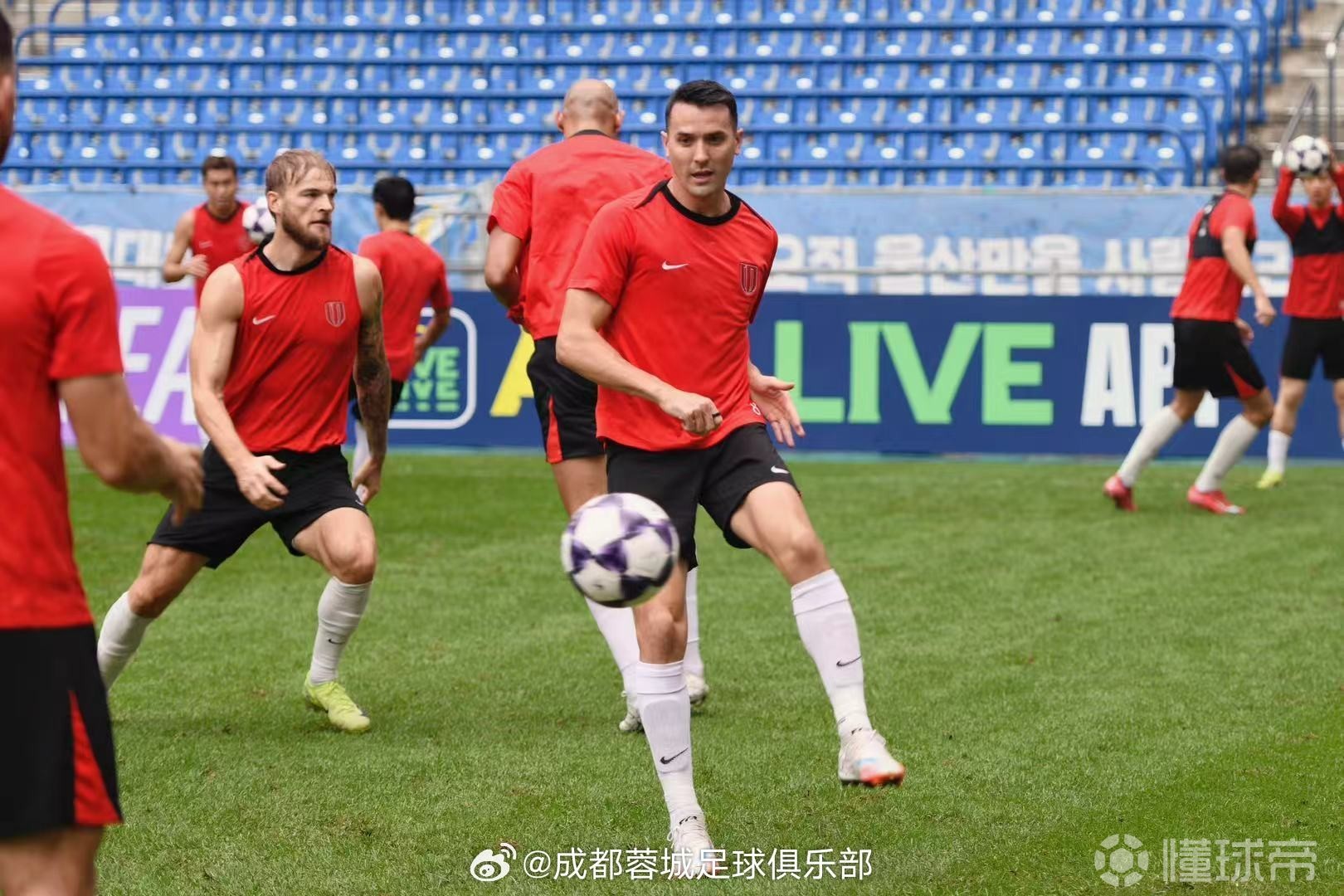  亚冠赛后走向成谜，成都蓉城扳平良机，媒体盛赞，数据趋势出现新变化-爱游戏app