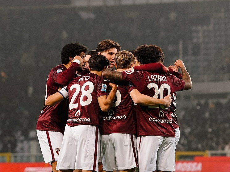  赛后AC米兰复出首秀：亚冠节点到来，引发热议，更衣室氛围转暖-爱游戏官方